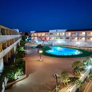https://estudio-encantador-con-terraza-en-cerca-de-los-cristianos.adeje-hotels.com